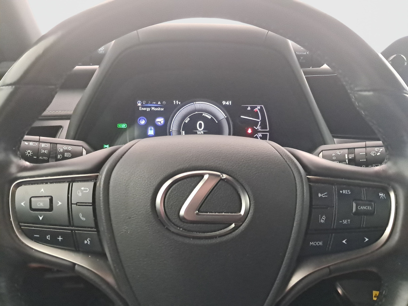 Lexus UX, 2023