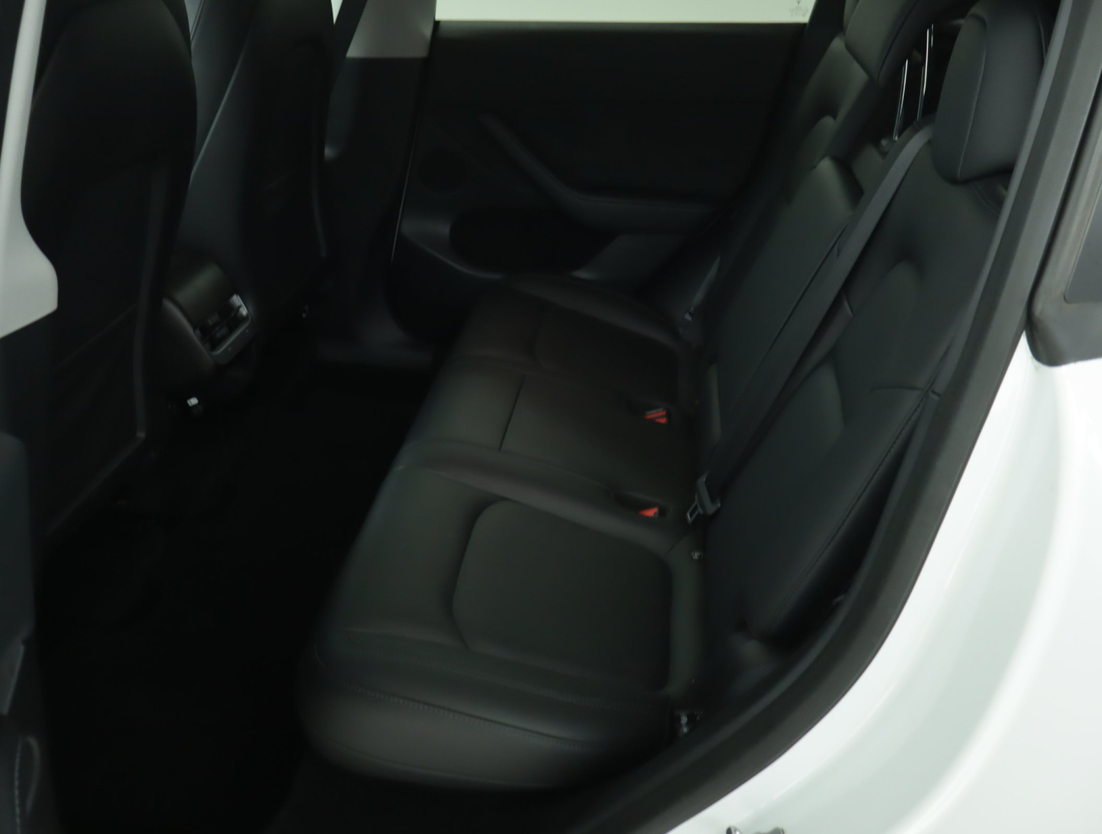 Tesla Model Y Long Range AWD – fotografie 15