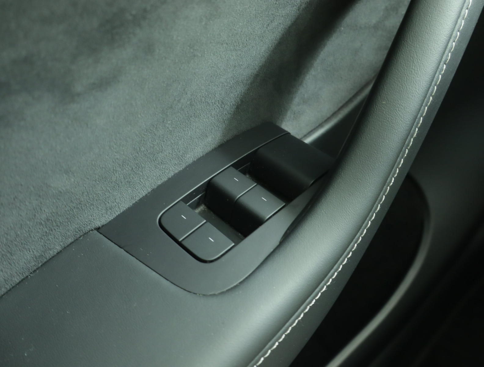 Tesla Model Y Long Range AWD – fotografie 22