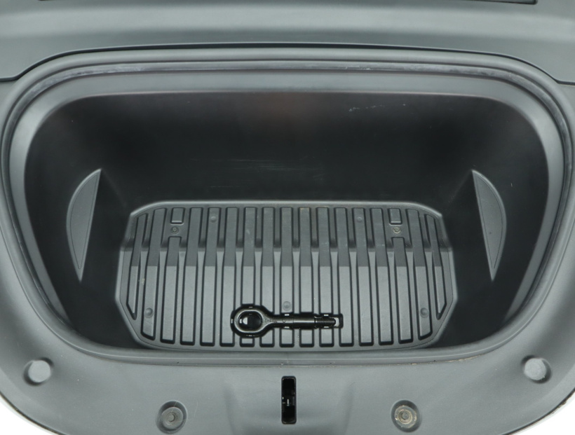 Tesla Model Y, 2021