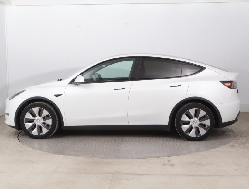 Tesla Model Y, 2021