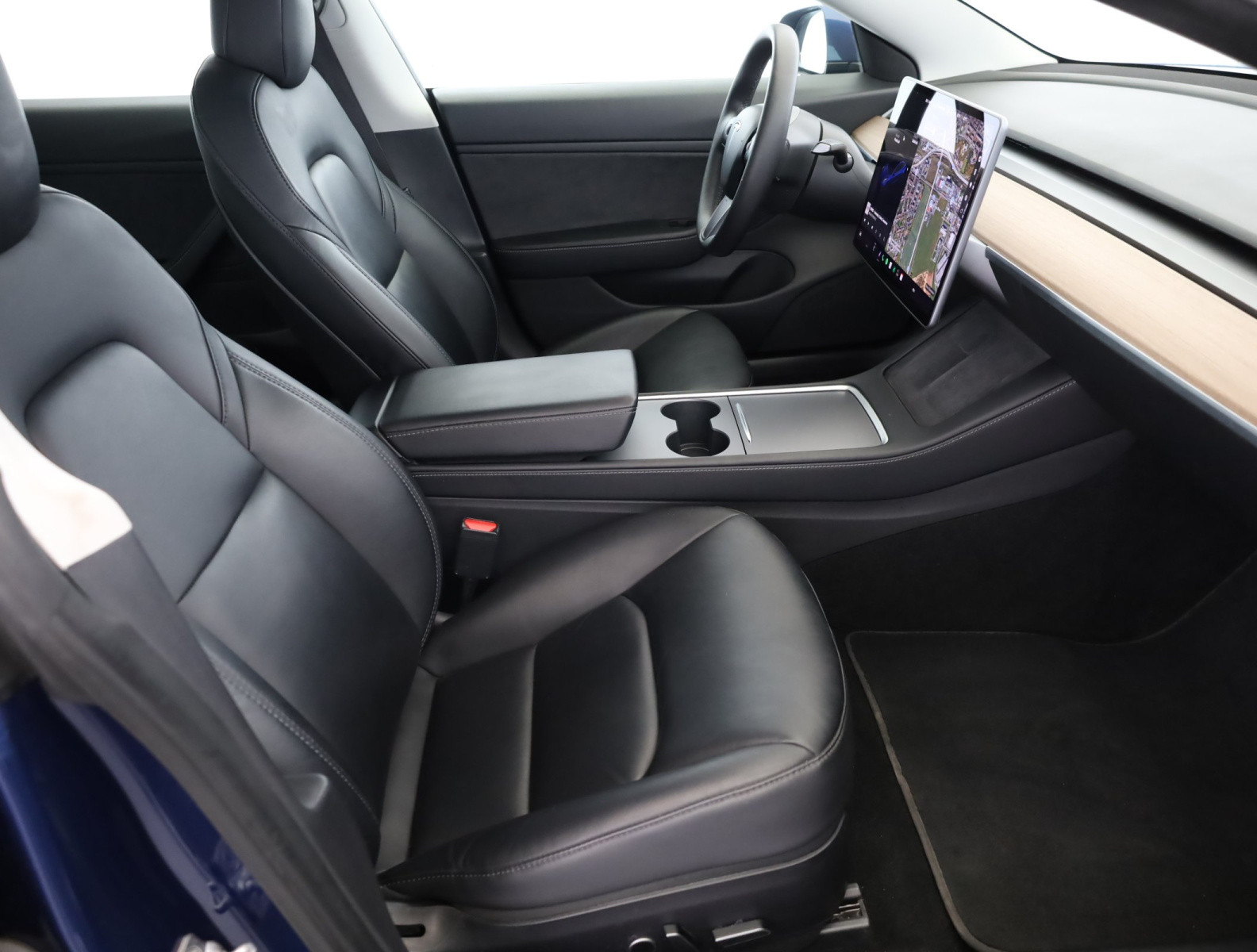 Tesla Model 3 Long Range AWD – fotografie 10