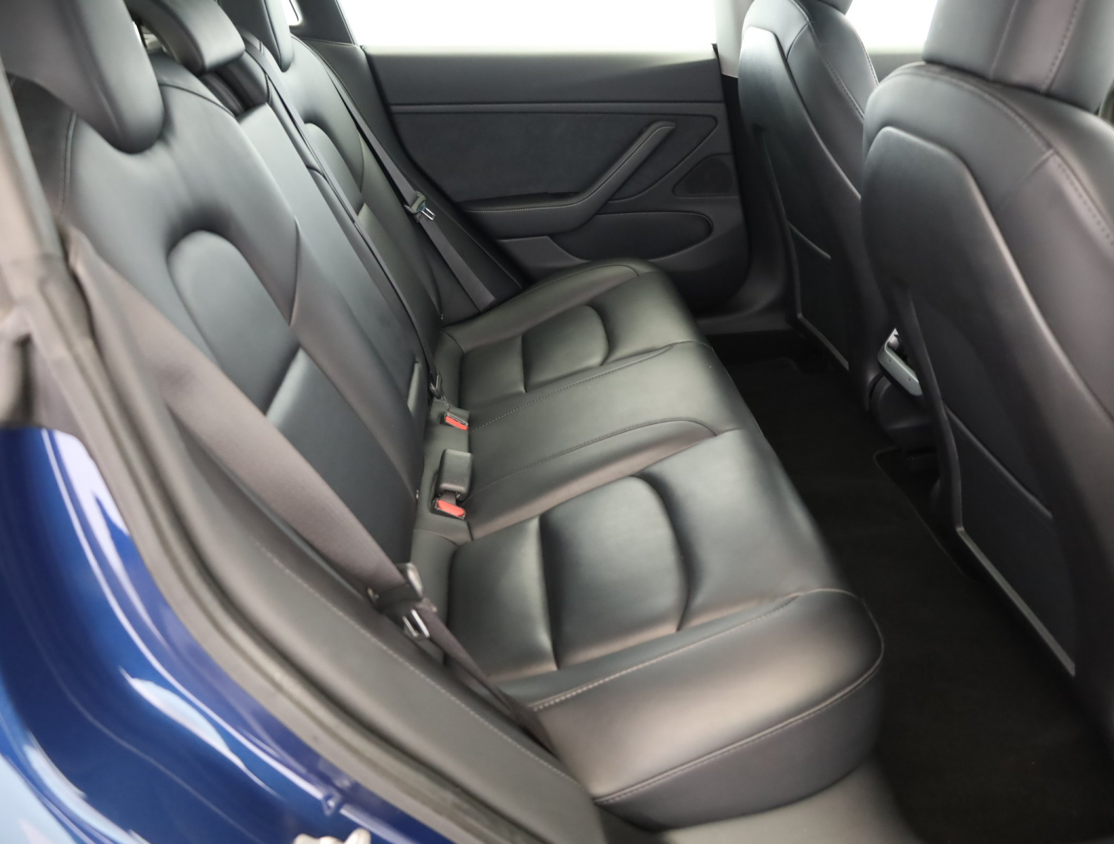 Tesla Model 3 Long Range AWD – fotografie 11