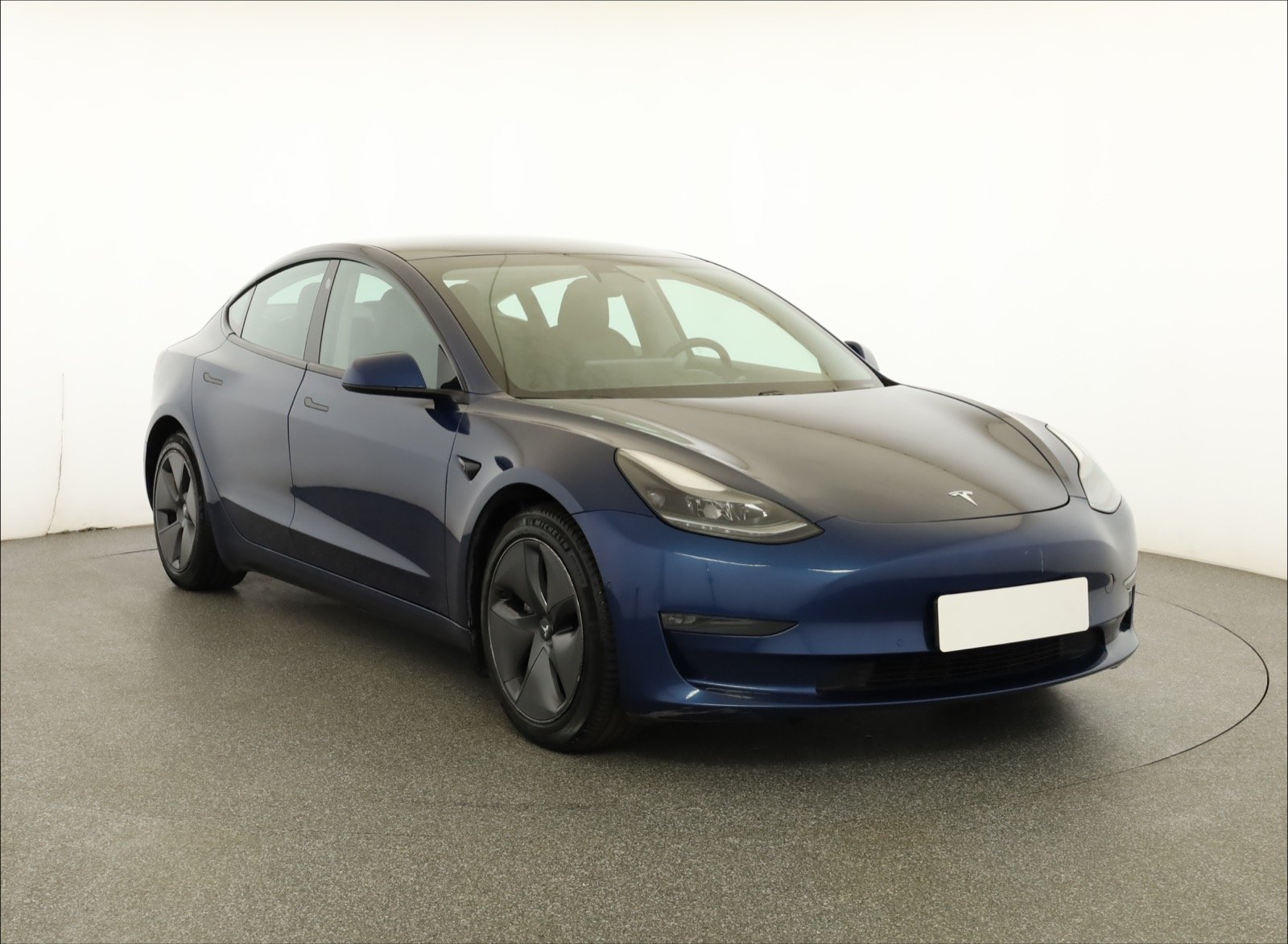 Tesla Model 3 Long Range AWD – fotografie 1