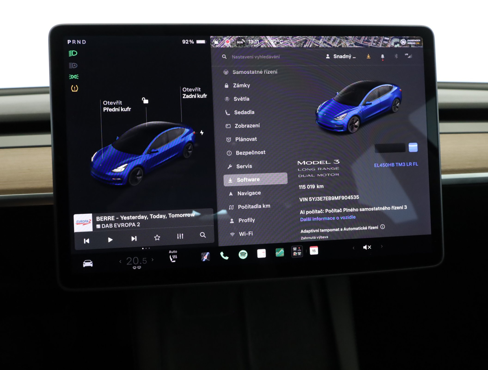 Tesla Model 3 Long Range AWD – fotografie 15