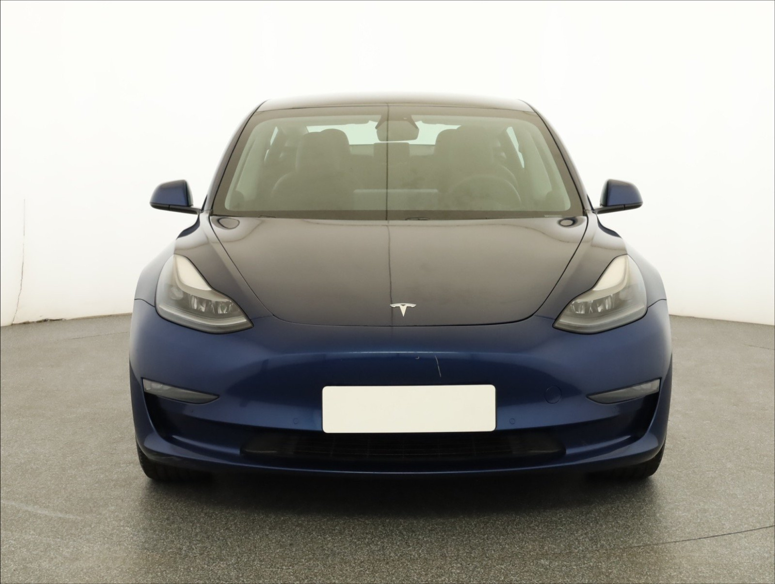 Tesla Model 3 Long Range AWD – fotografie 2