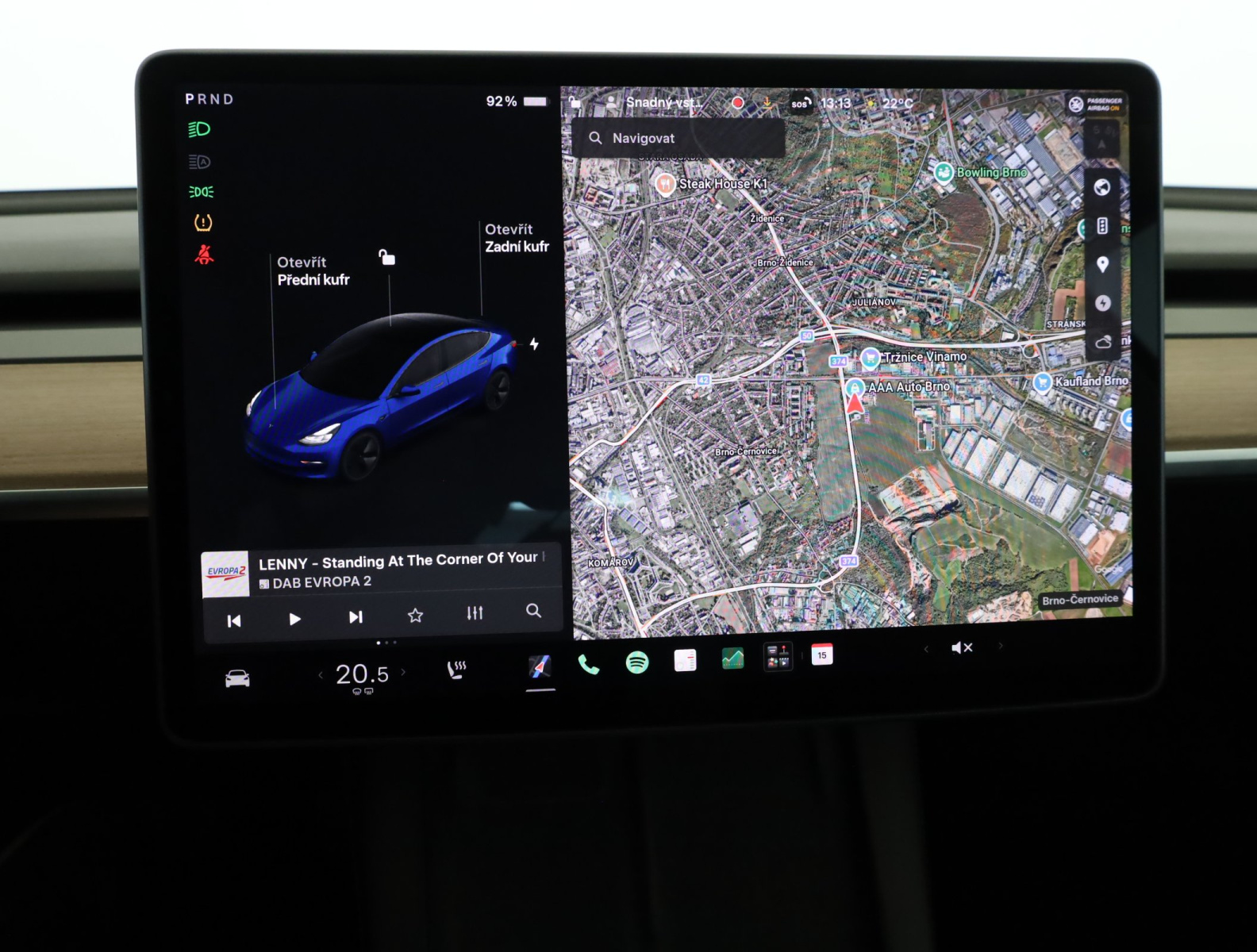 Tesla Model 3 Long Range AWD – fotografie 19