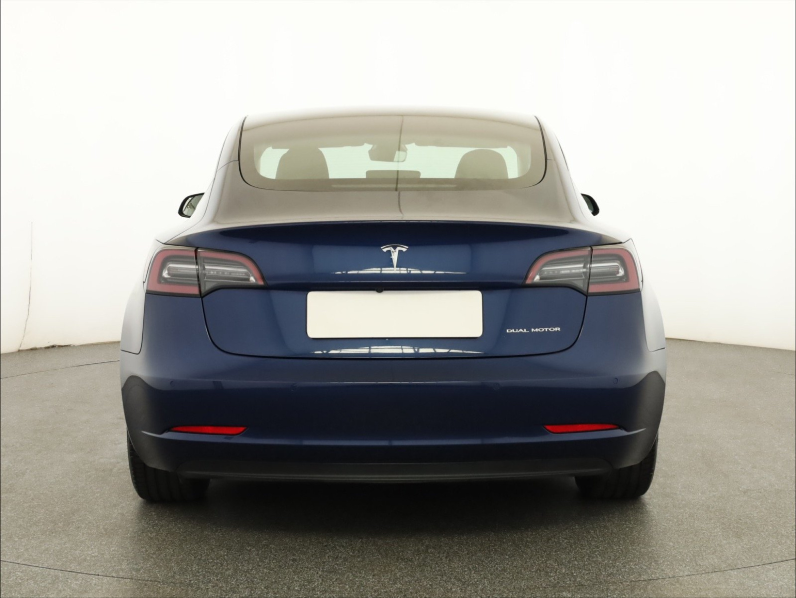 Tesla Model 3 Long Range AWD – fotografie 6