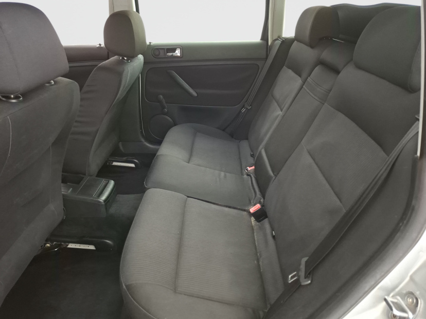 Volkswagen Passat, 2001