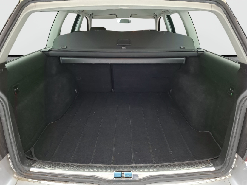Volkswagen Passat, 2001