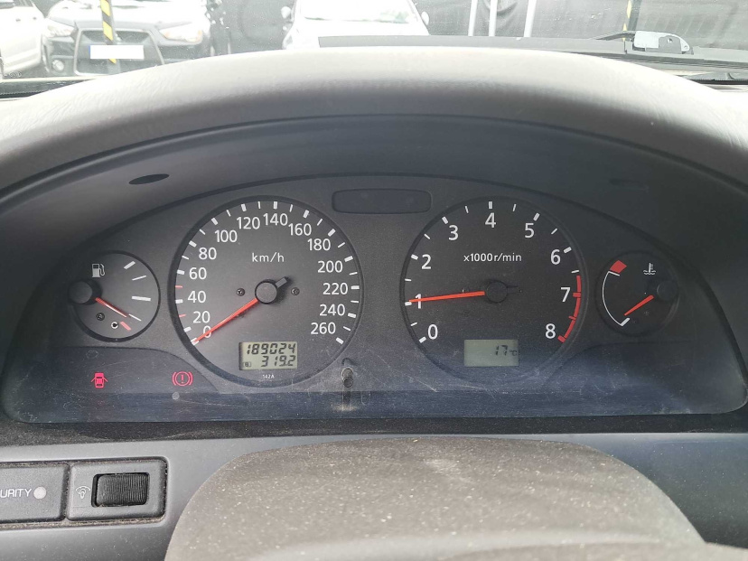 Nissan Maxima, 2001