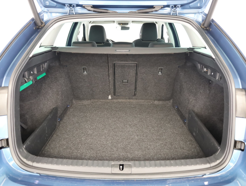 Škoda Octavia Scout, 2021