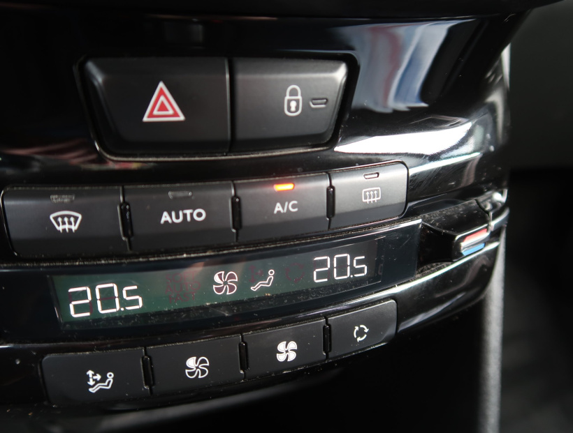 Peugeot 2008, 2016