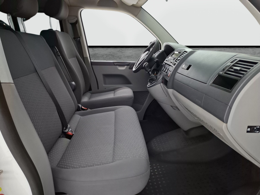 Volkswagen Caravelle, 2010