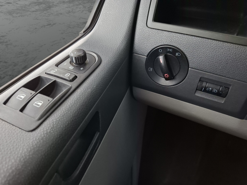 Volkswagen Caravelle, 2010