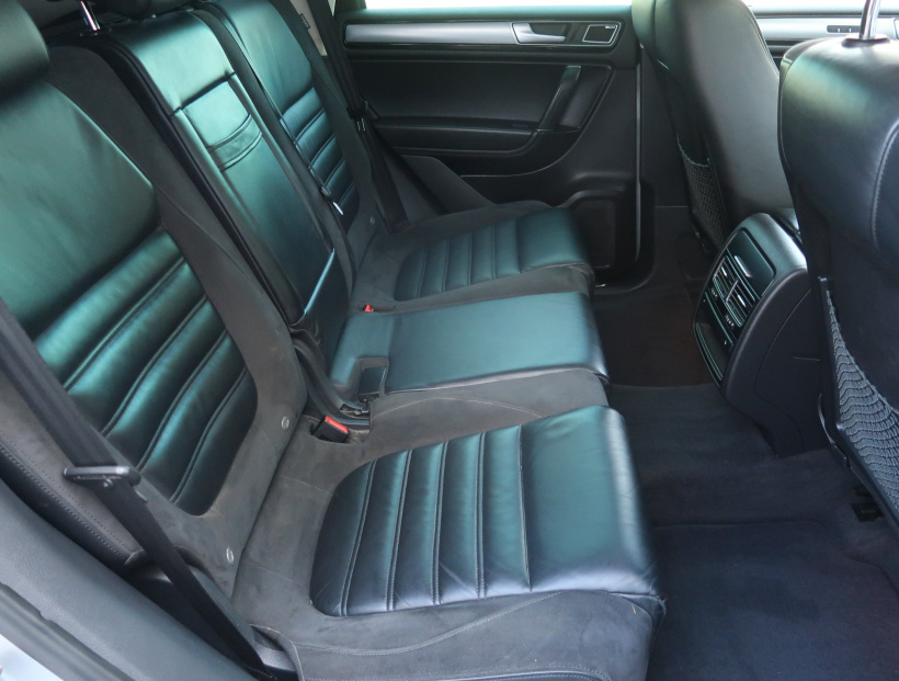 Volkswagen Touareg, 2015