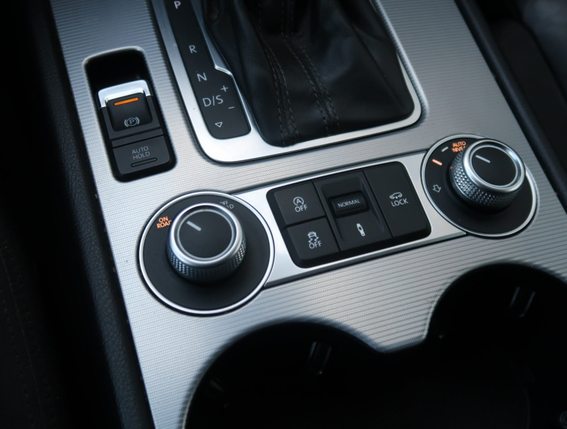 Volkswagen Touareg, 2015