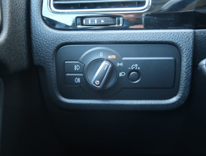 Volkswagen Touareg, 2015