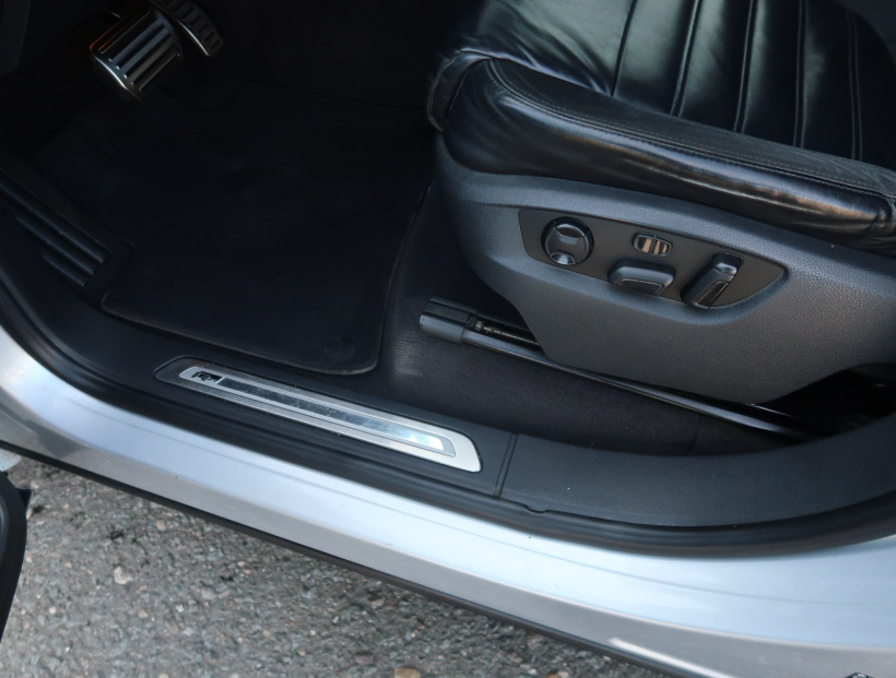 Volkswagen Touareg, 2015
