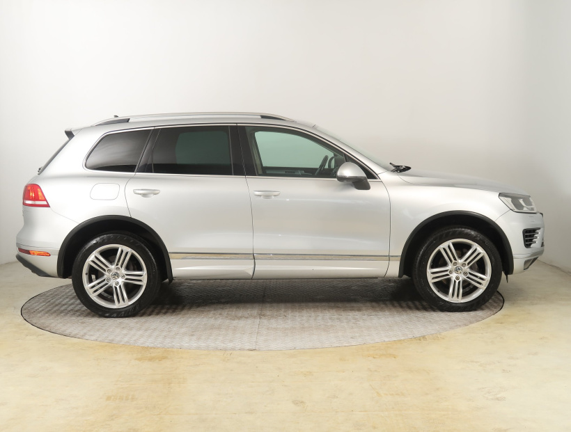 Volkswagen Touareg, 2015
