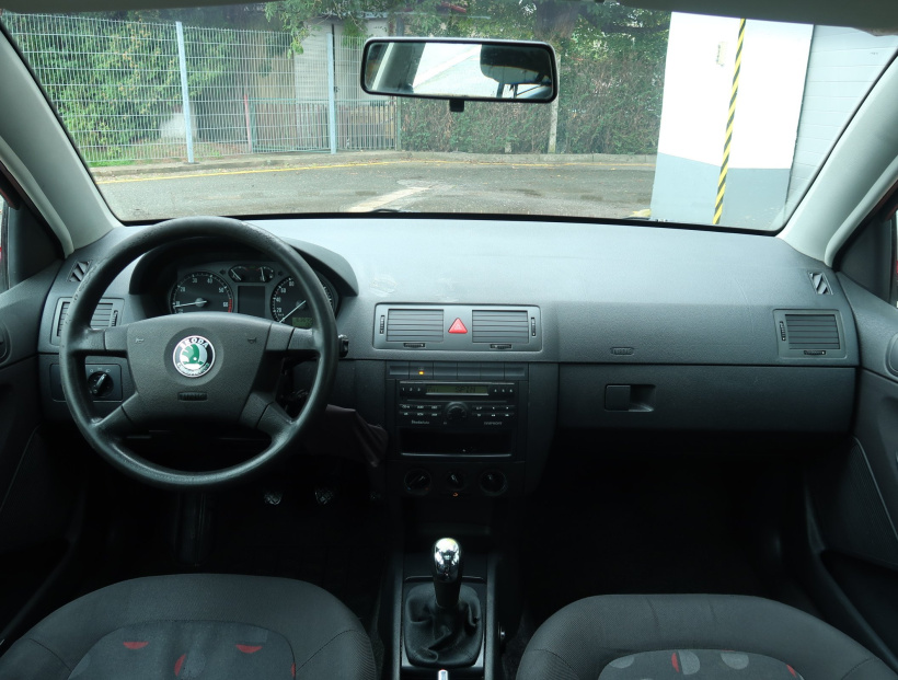 Škoda Fabia, 2004