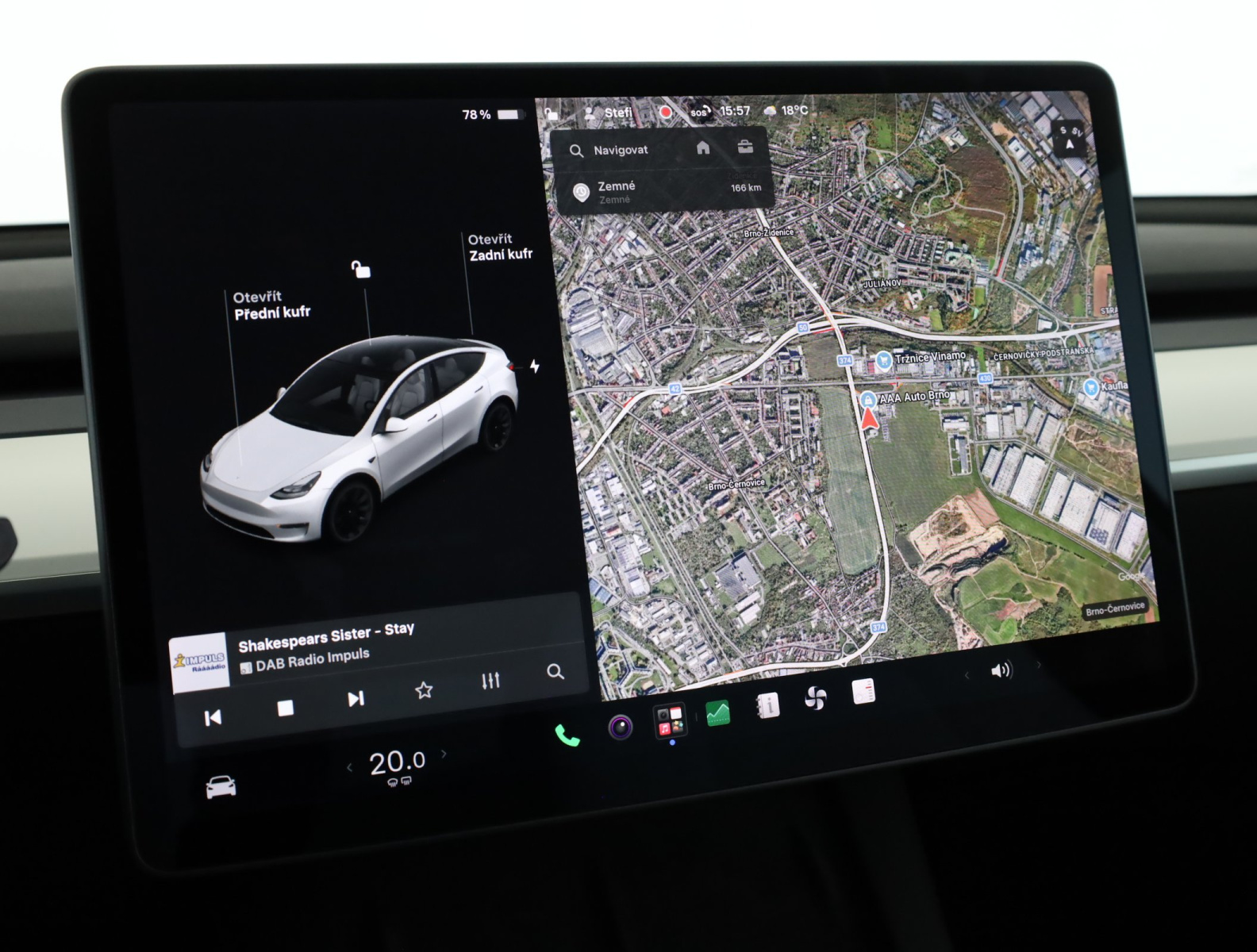 Tesla Model Y Long Range AWD – fotografie 16