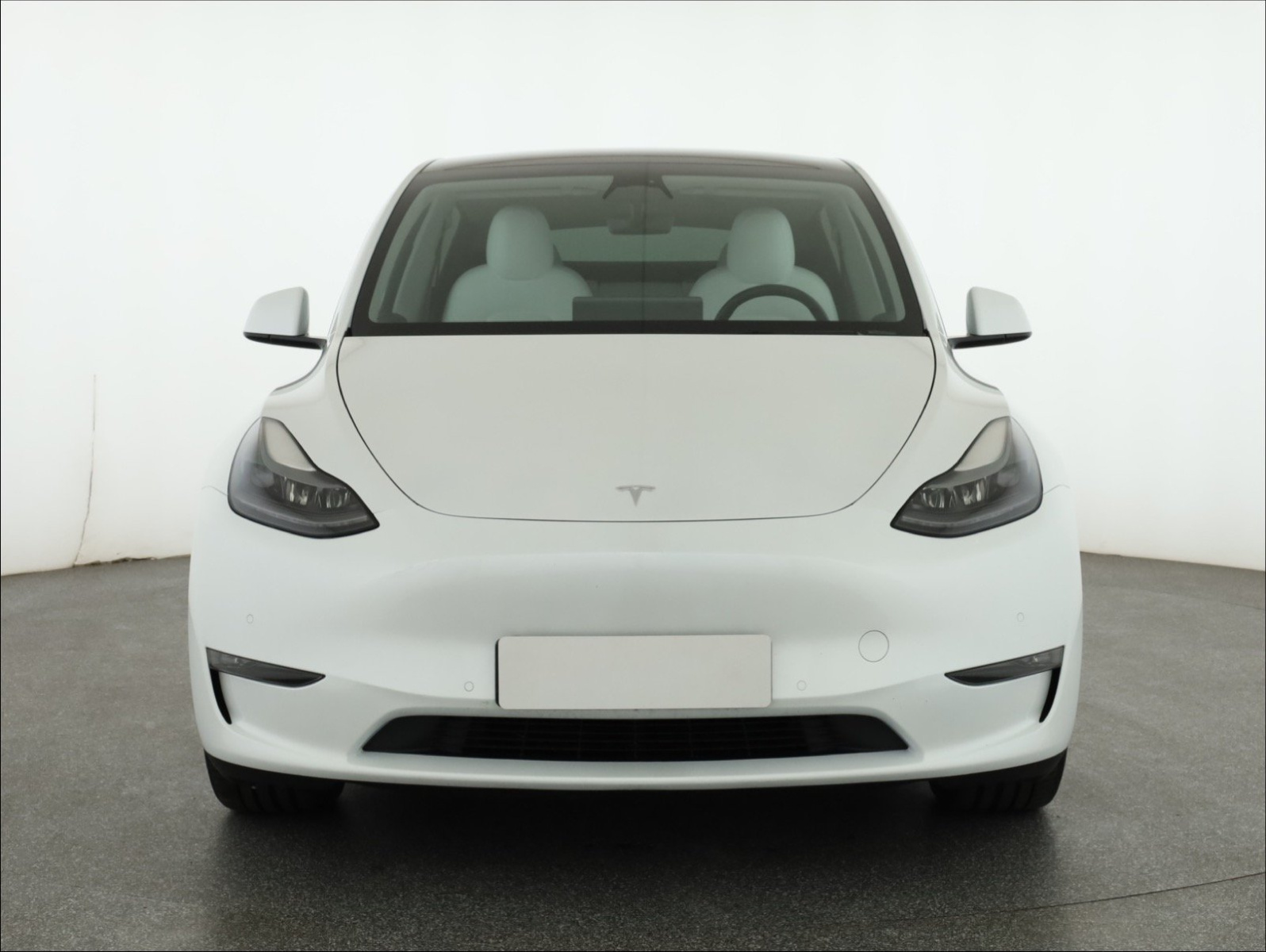 Tesla Model Y Long Range AWD – fotografie 2