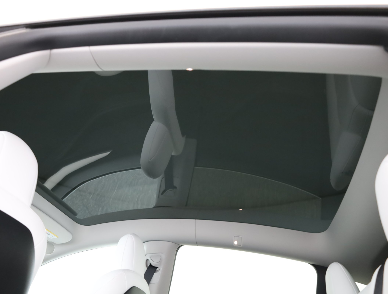 Tesla Model Y Long Range AWD – fotografie 21