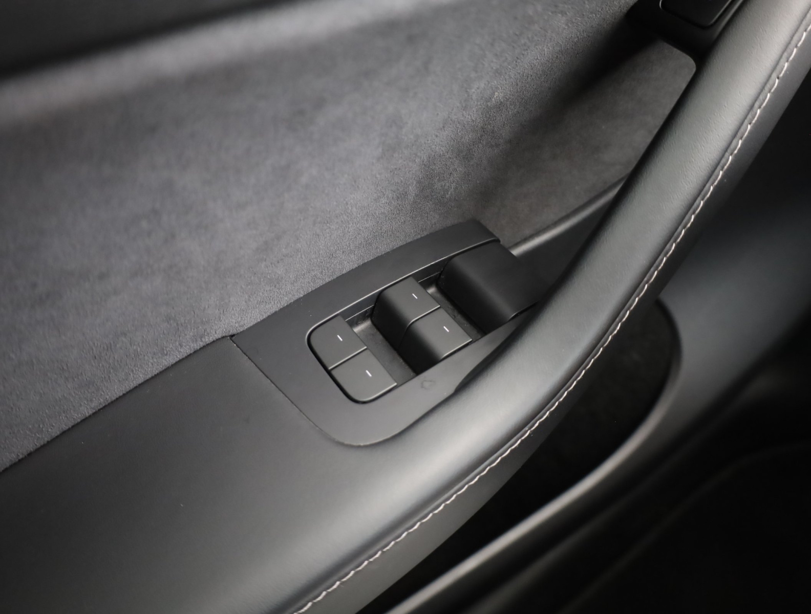 Tesla Model Y Long Range AWD – fotografie 22