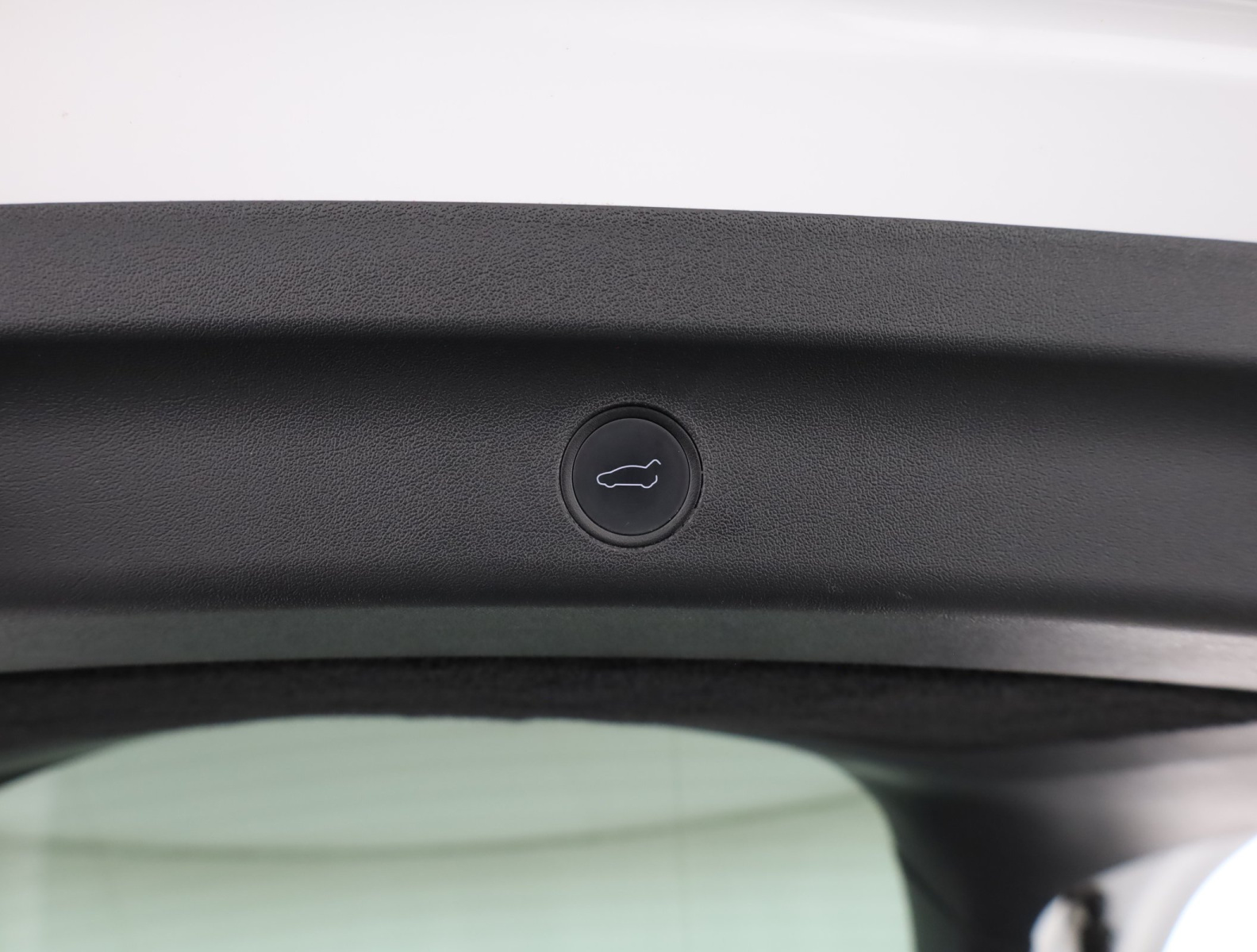 Tesla Model Y Long Range AWD – fotografie 25