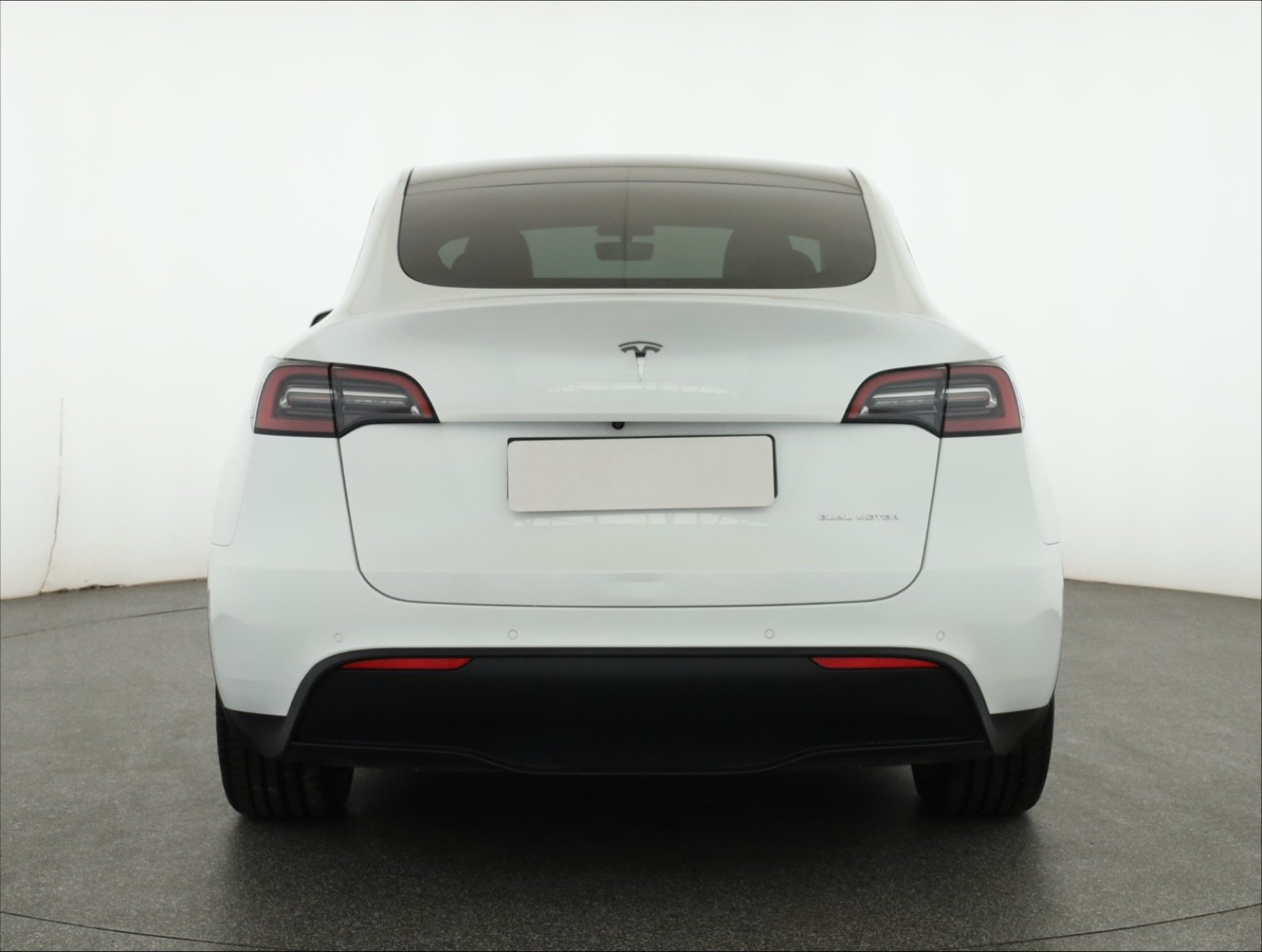 Tesla Model Y Long Range AWD – fotografie 6