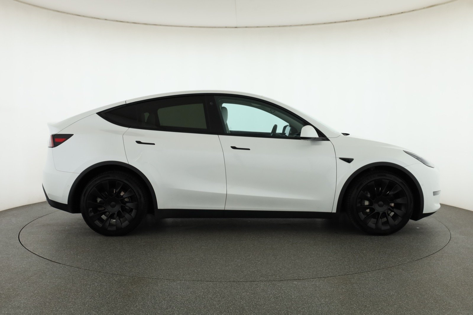 Tesla Model Y Long Range AWD – fotografie 8