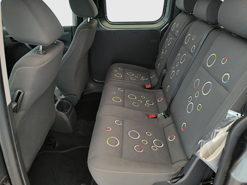 Volkswagen Caddy, 2011