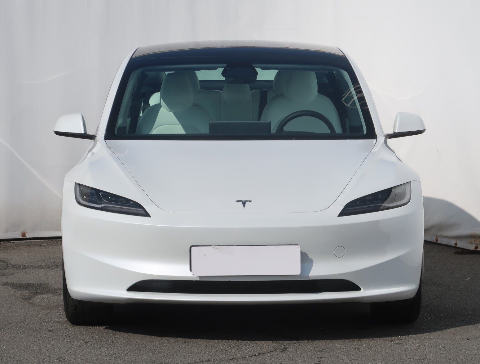 Tesla Model 3 - 2024