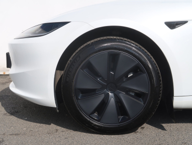 Tesla Model 3 - 2024