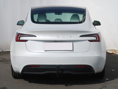 Tesla Model 3 - 2024