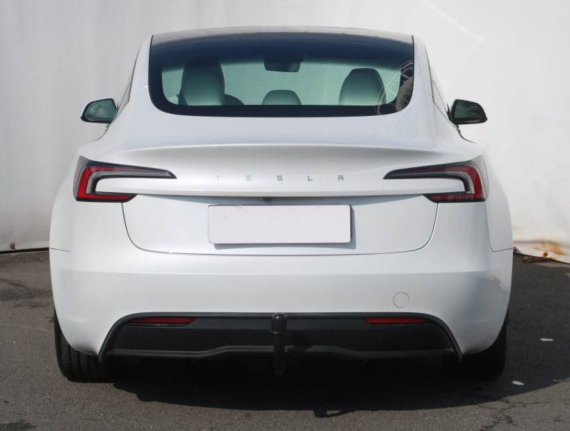 Tesla Model 3, 2024