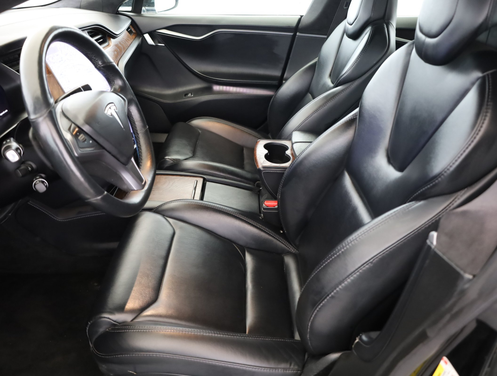 Tesla Model S Standard Range – fotografie 13