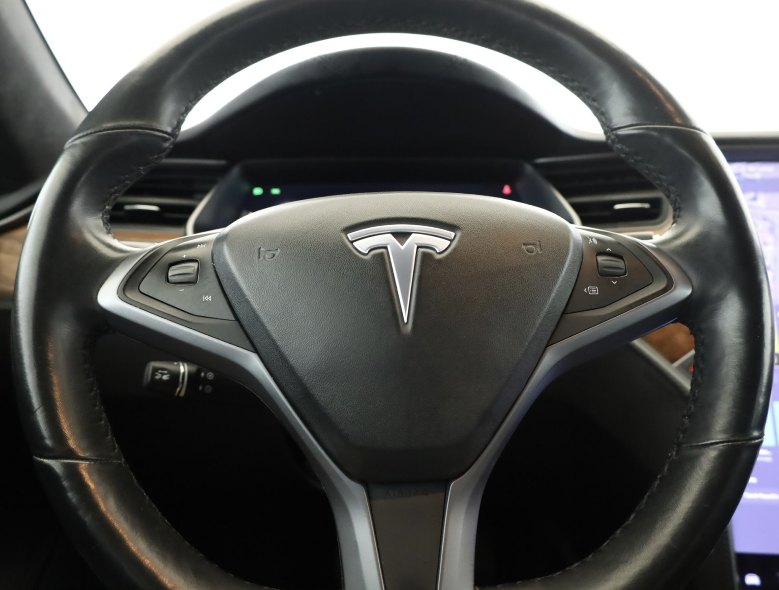 Tesla Model S Standard Range – fotografie 14