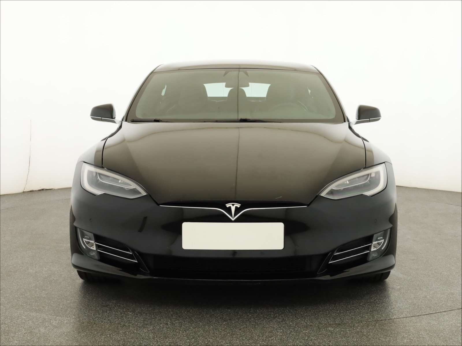 Tesla Model S Standard Range – fotografie 2