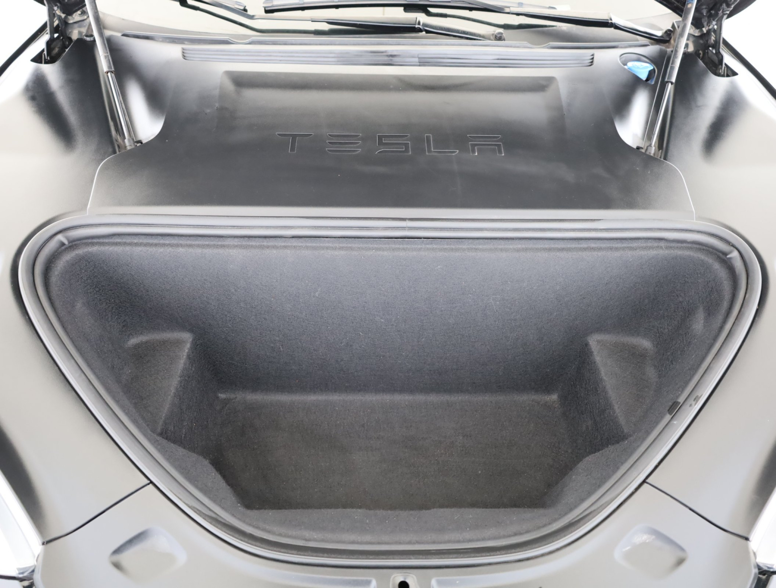 Tesla Model S Standard Range – fotografie 26
