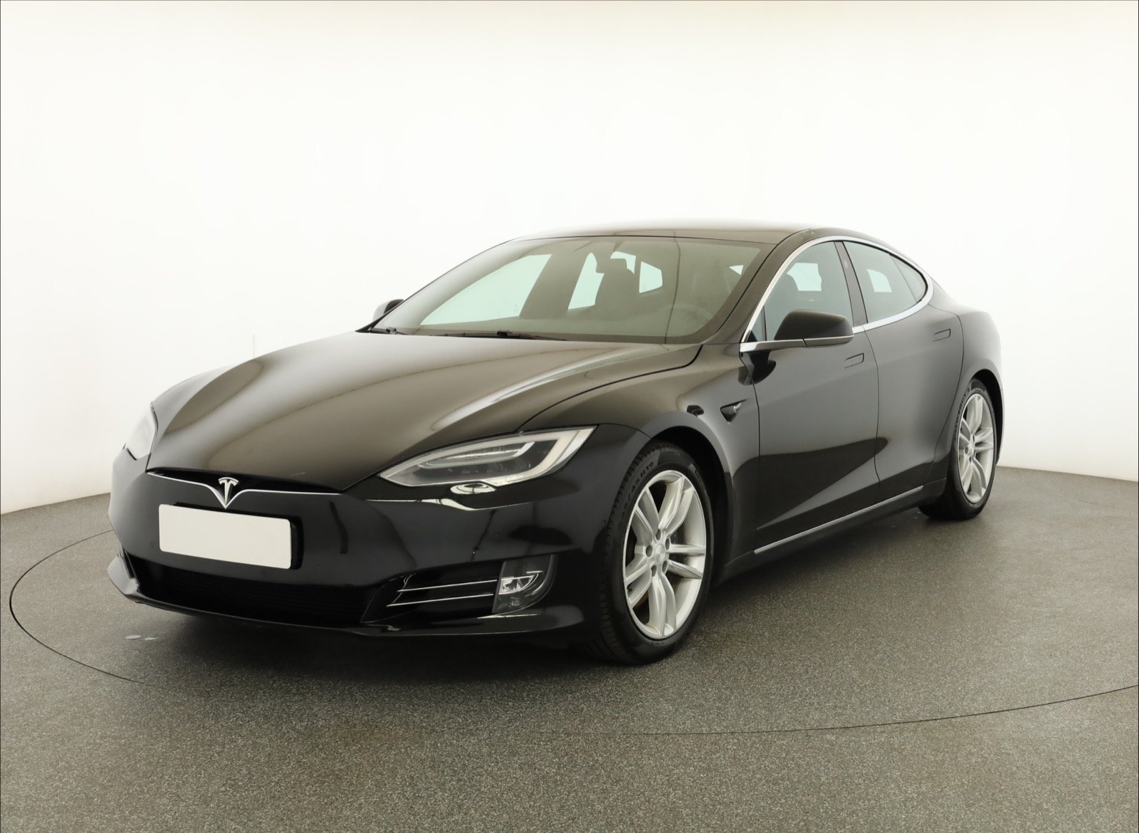 Tesla Model S Standard Range – fotografie 3