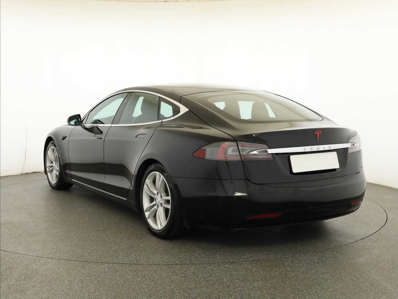 Tesla Model S Standard Range – fotografie 5