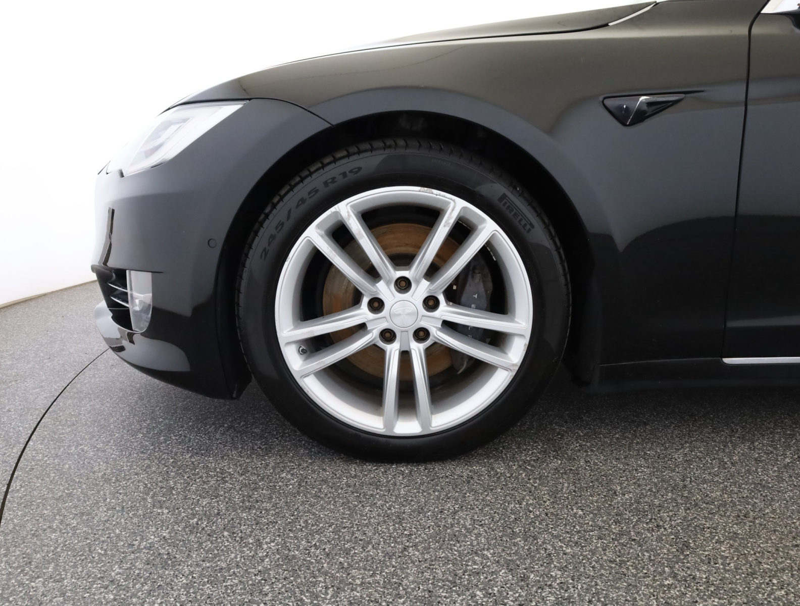 Tesla Model S Standard Range – fotografie 28