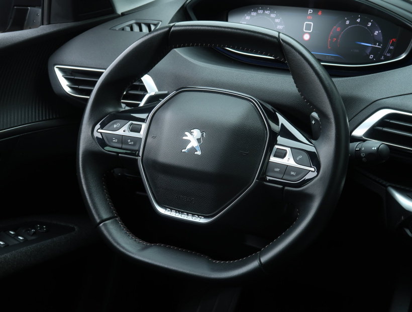 Peugeot 5008, 2022