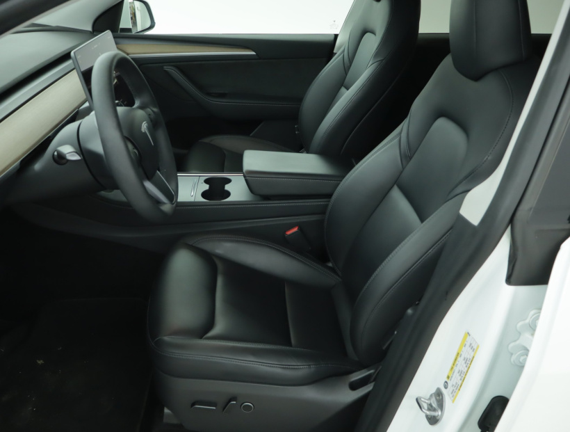 Tesla Model Y, 2023