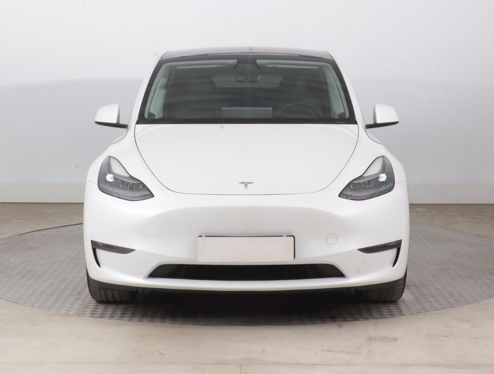 Tesla Model Y Long Range AWD – fotografie 2