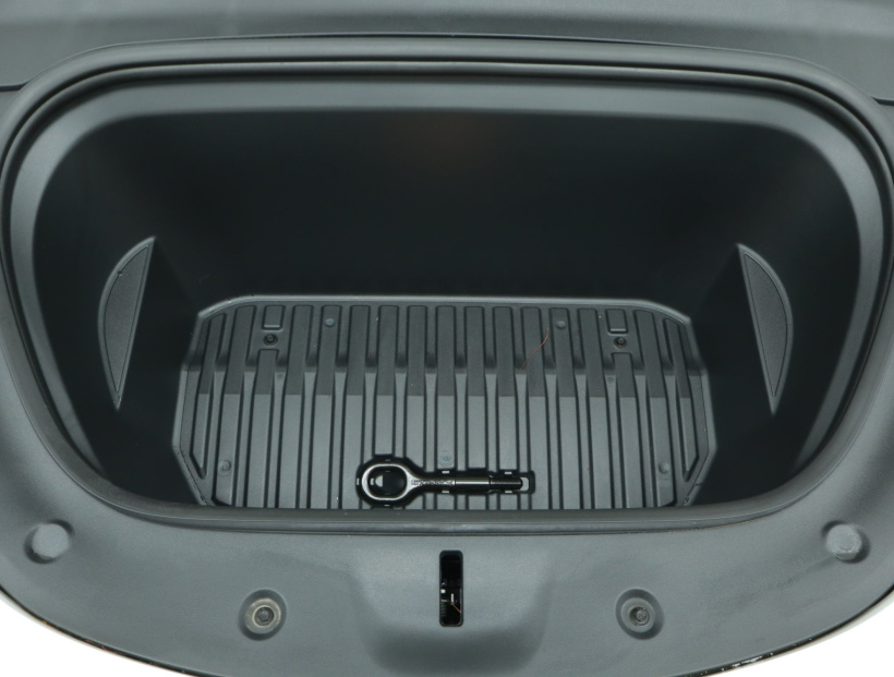 Tesla Model Y, 2023