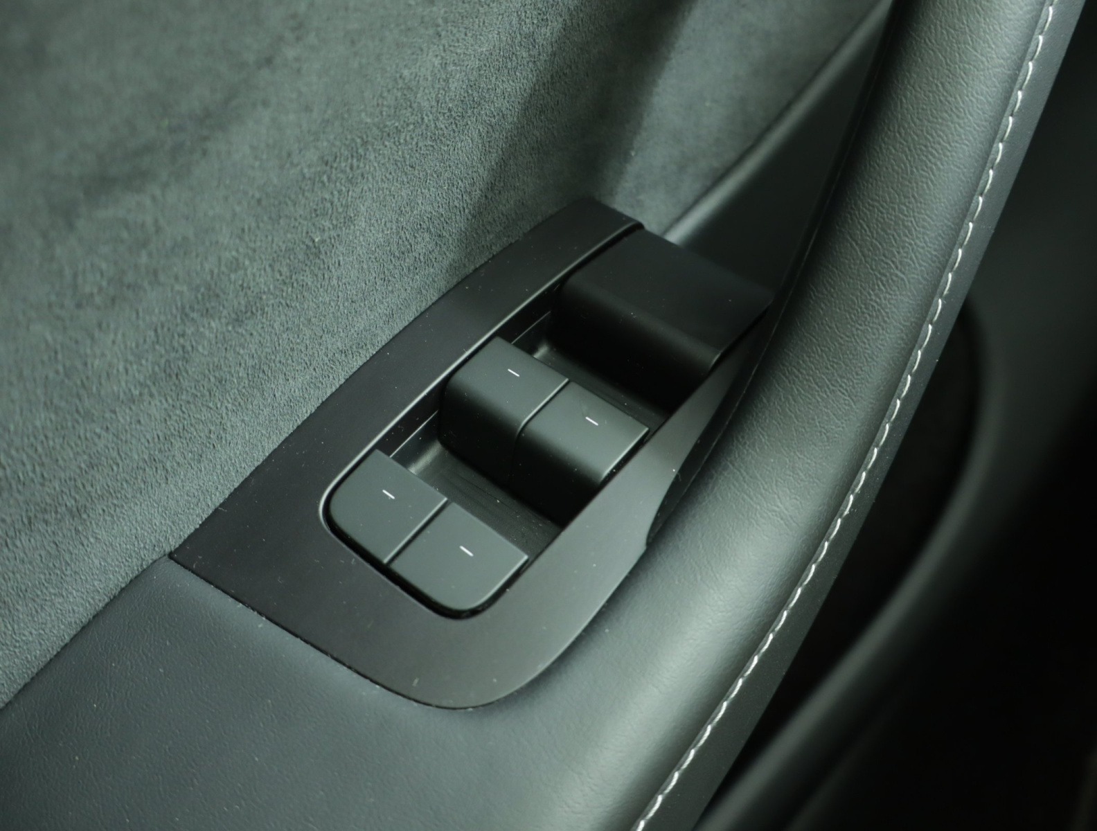 Tesla Model Y Long Range AWD – fotografie 23