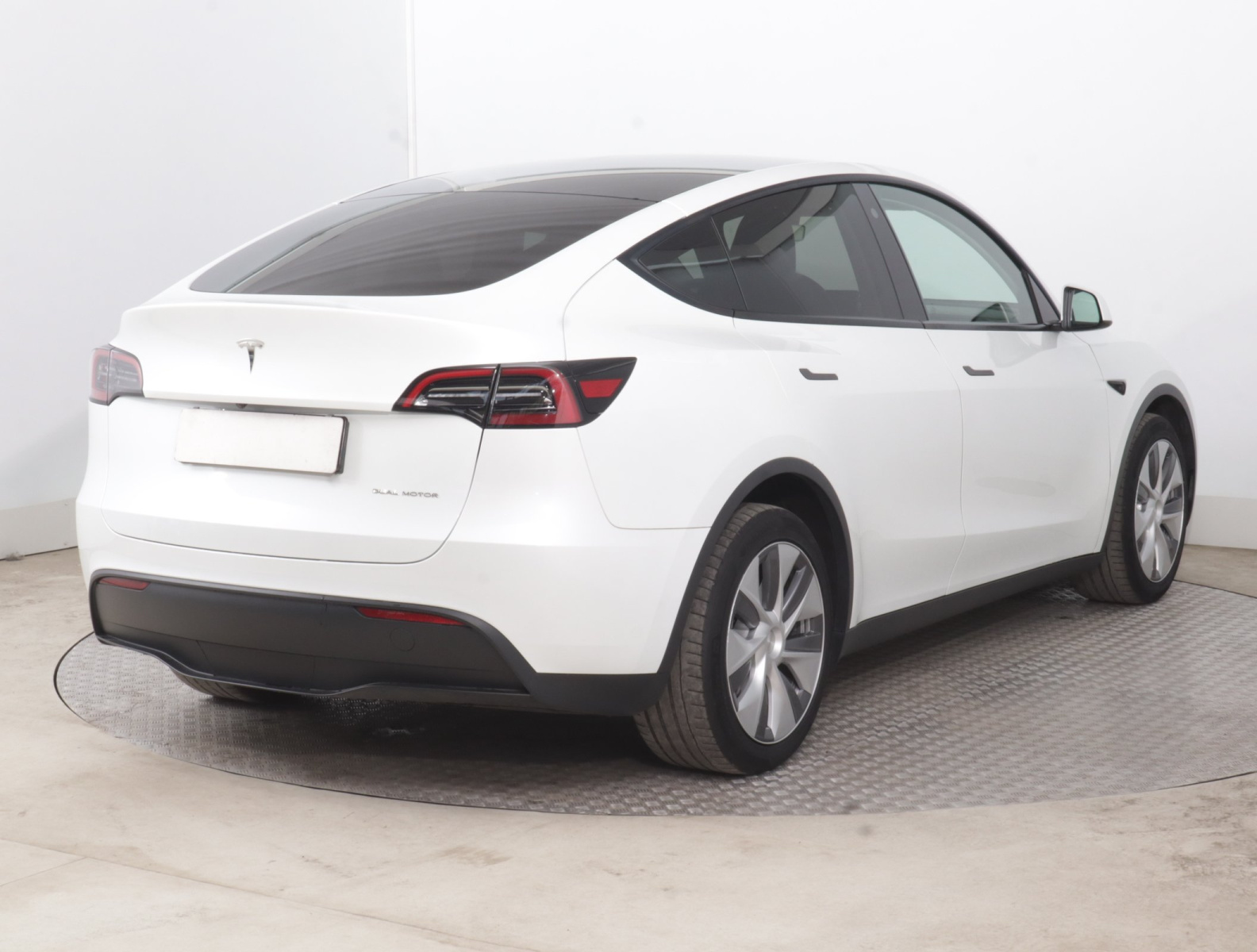 Tesla Model Y Long Range AWD – fotografie 7